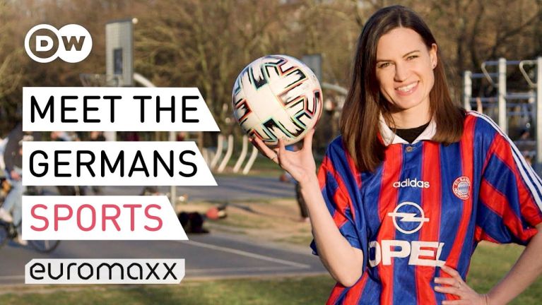 拜仁vs弗赖堡：奥利塞、比朔夫首发，基米希、伊藤洋辉替补