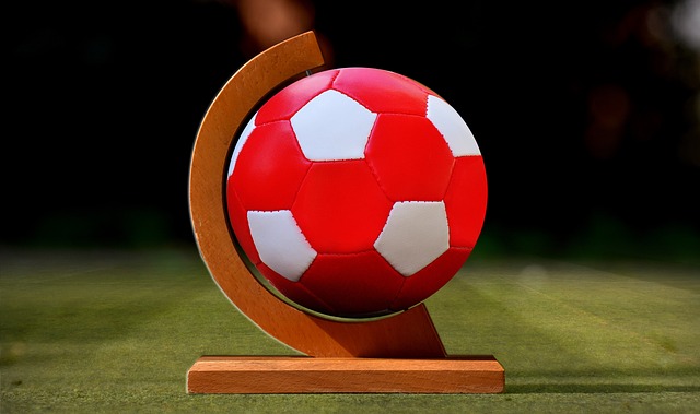 亚泰官方：对刘议阳实施“三停”；此前他被女友控诉出轨、裸聊